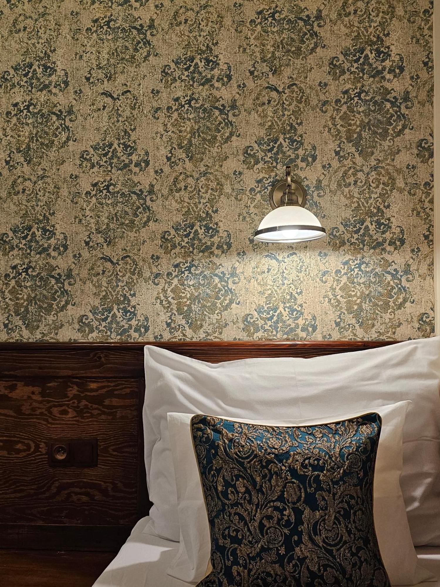 Hotel Galerie 拉贝河畔罗乌德尼采 外观 照片