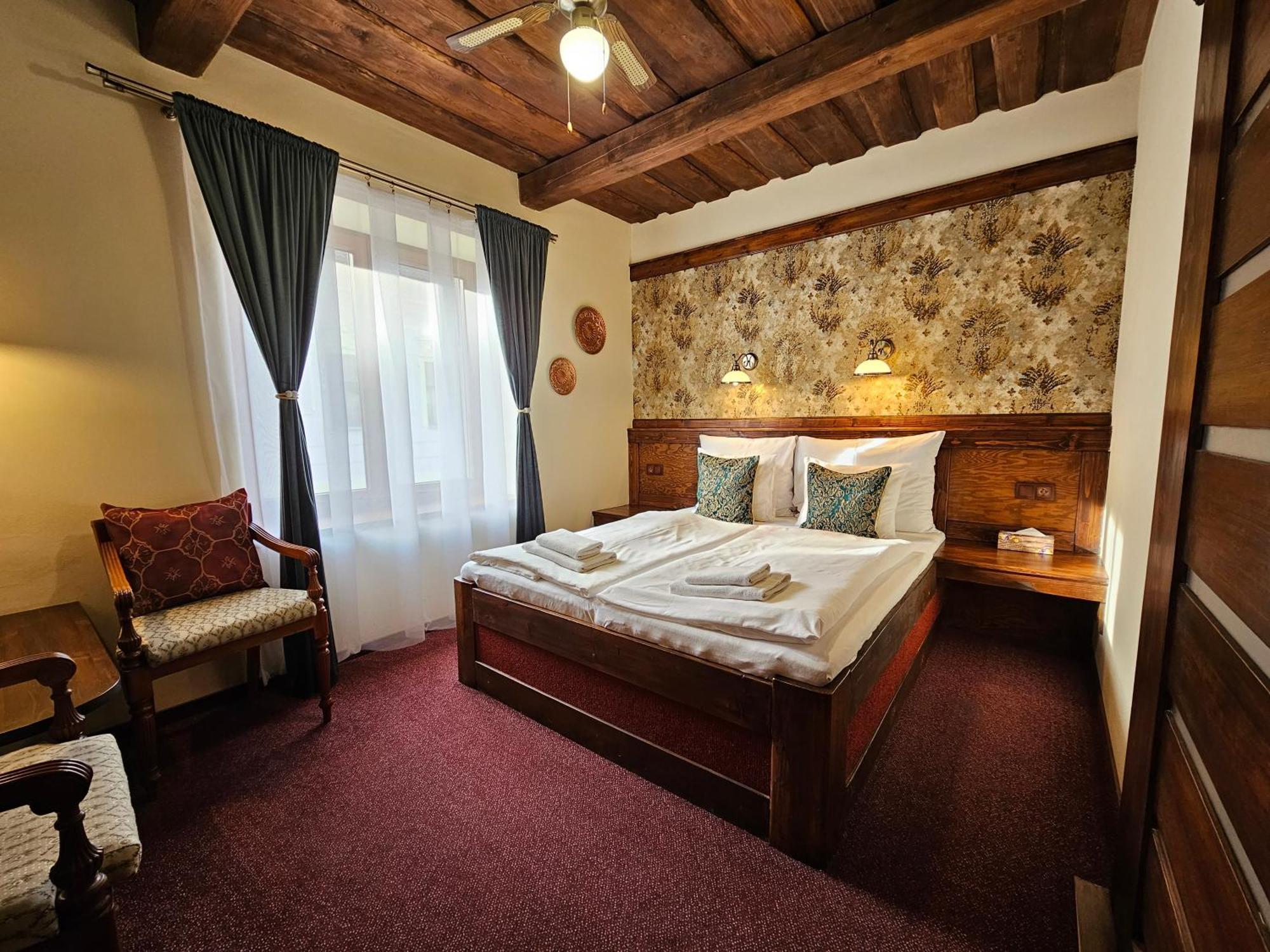 Hotel Galerie 拉贝河畔罗乌德尼采 外观 照片